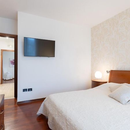 Giotto Guesthouse ドゥエ・カッラーレ エクステリア 写真